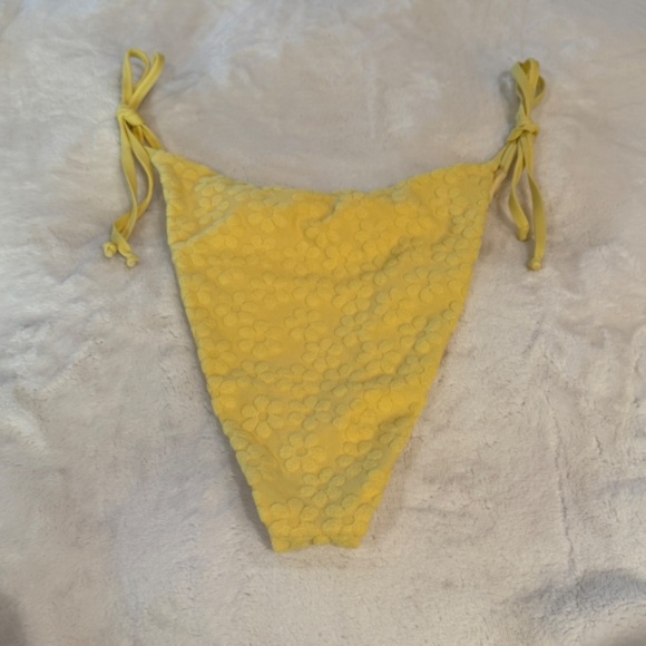 New! Dippin’ Daisys Mia Cheeky Bikini Bottom in Sunblock Yellow 31456 - Picture 9 of 15
